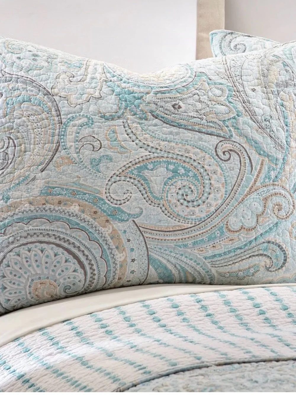 Levtex Home spruce spa quilt king set.